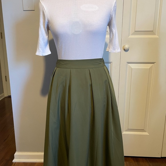 Army Green Pleated Skirt - Picture 2 of 8